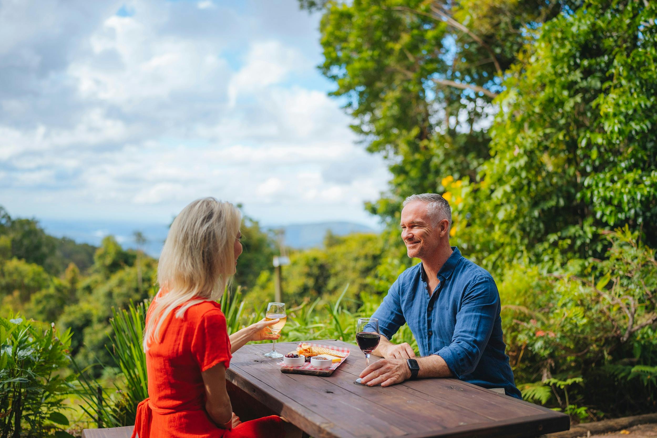 Groom's Cottage & Bushwalker's Bar