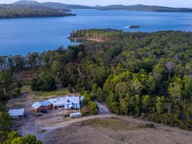Bruny Island Lodge