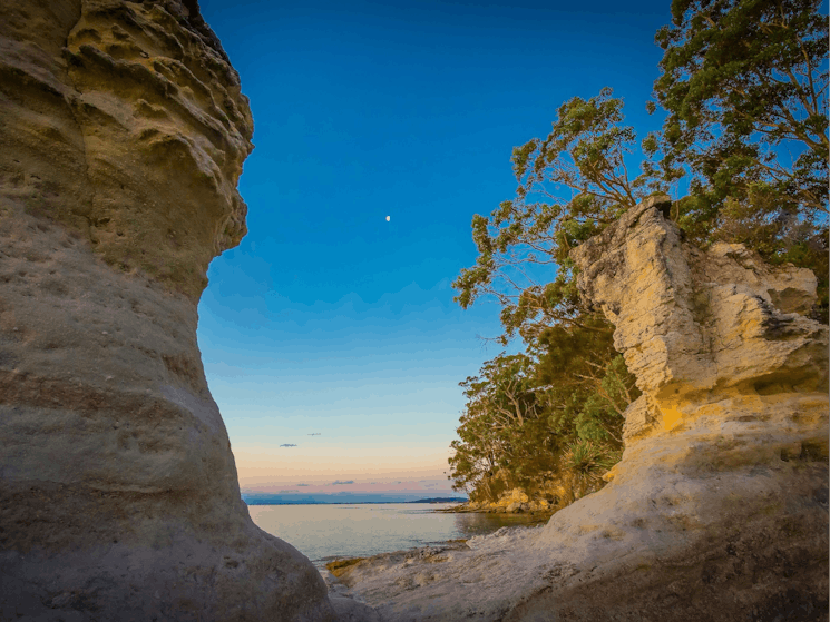 Hole in the Wall Beach