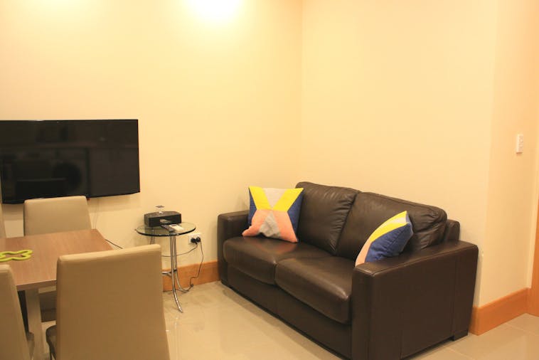 Executive One Bedroom Queen Apartment