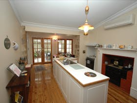 Clare Valley Heritage Retreat - Wishing Well Cottage