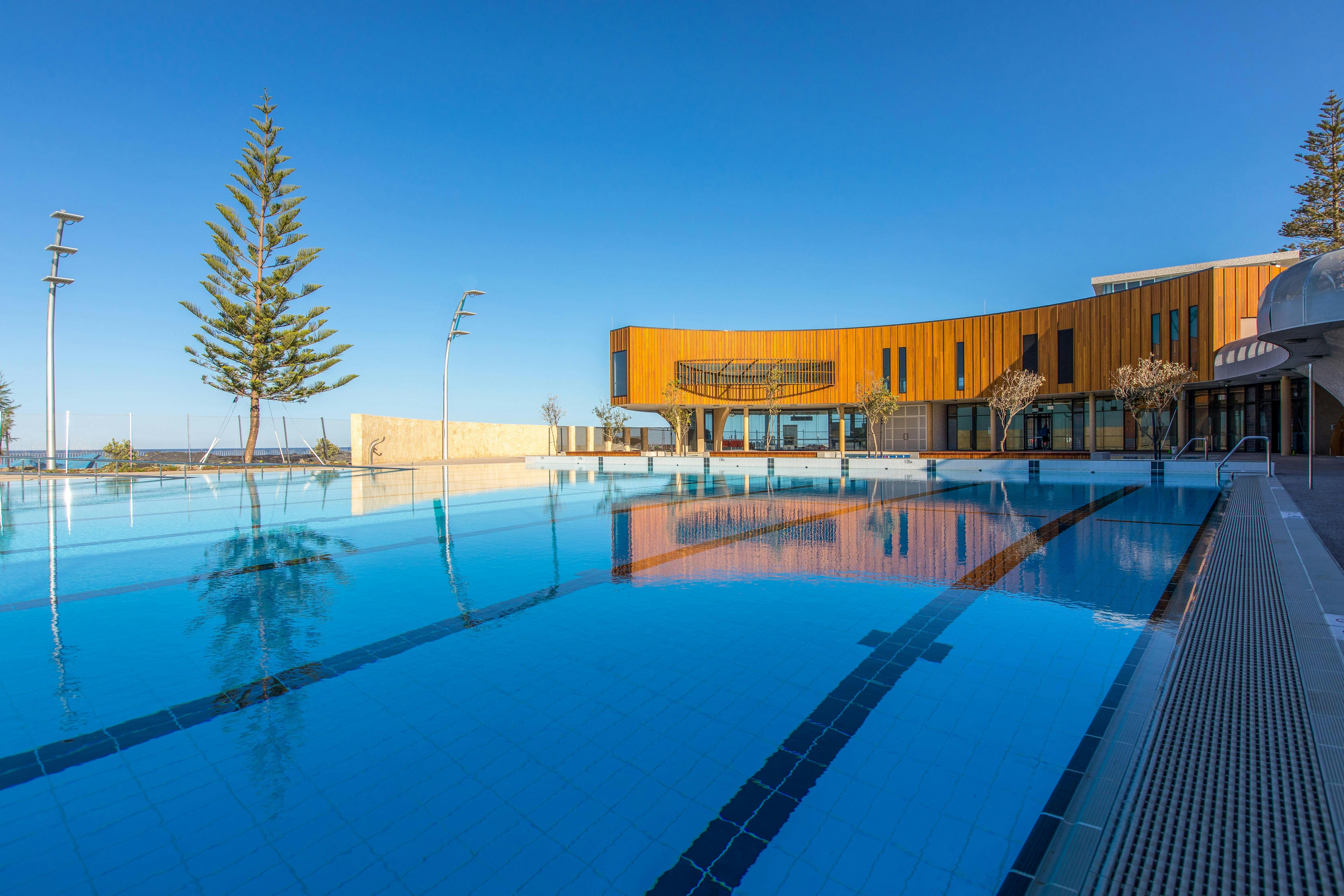 50m Pool