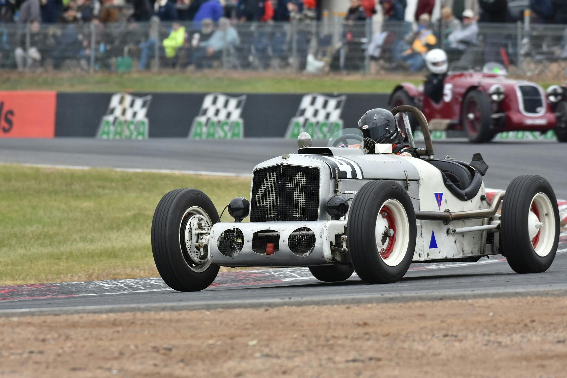 Historic Winton - vehicles from the start to the mid-1980s compete.