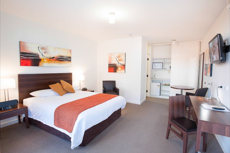 Deluxe Suite