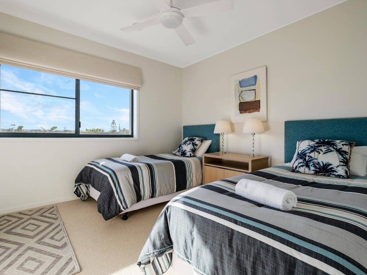 Twin single bedroom