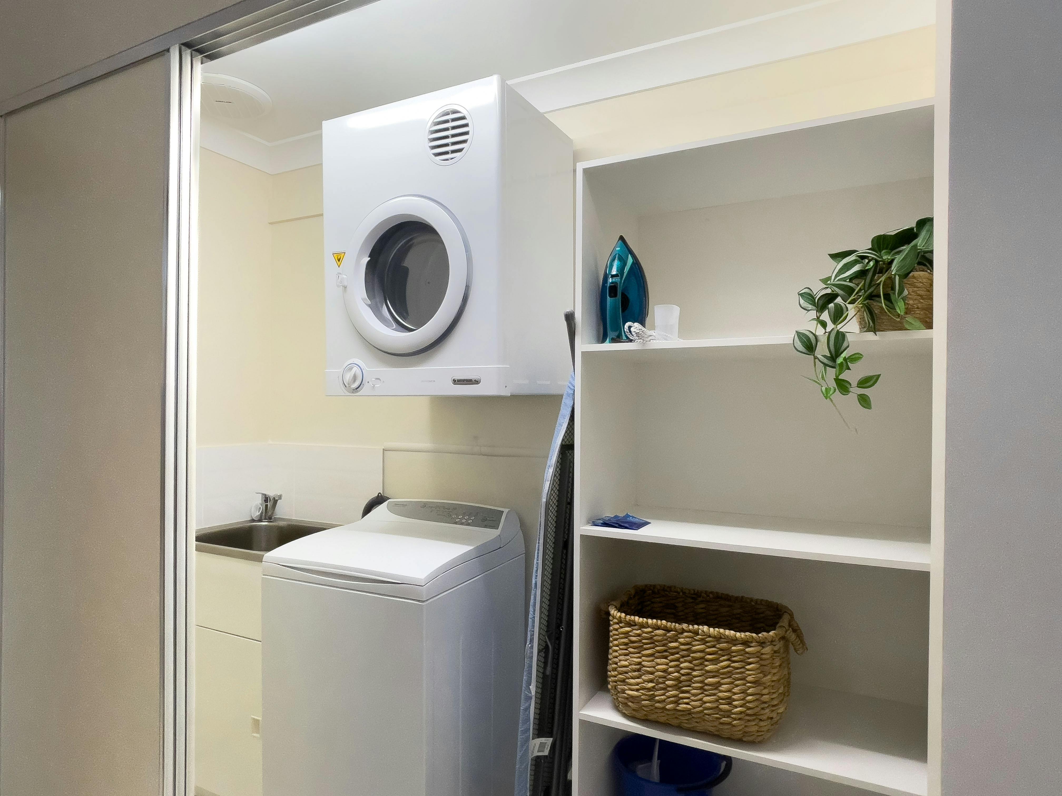 Self-Contained Apartment Laundry Washing Machine and Dryer