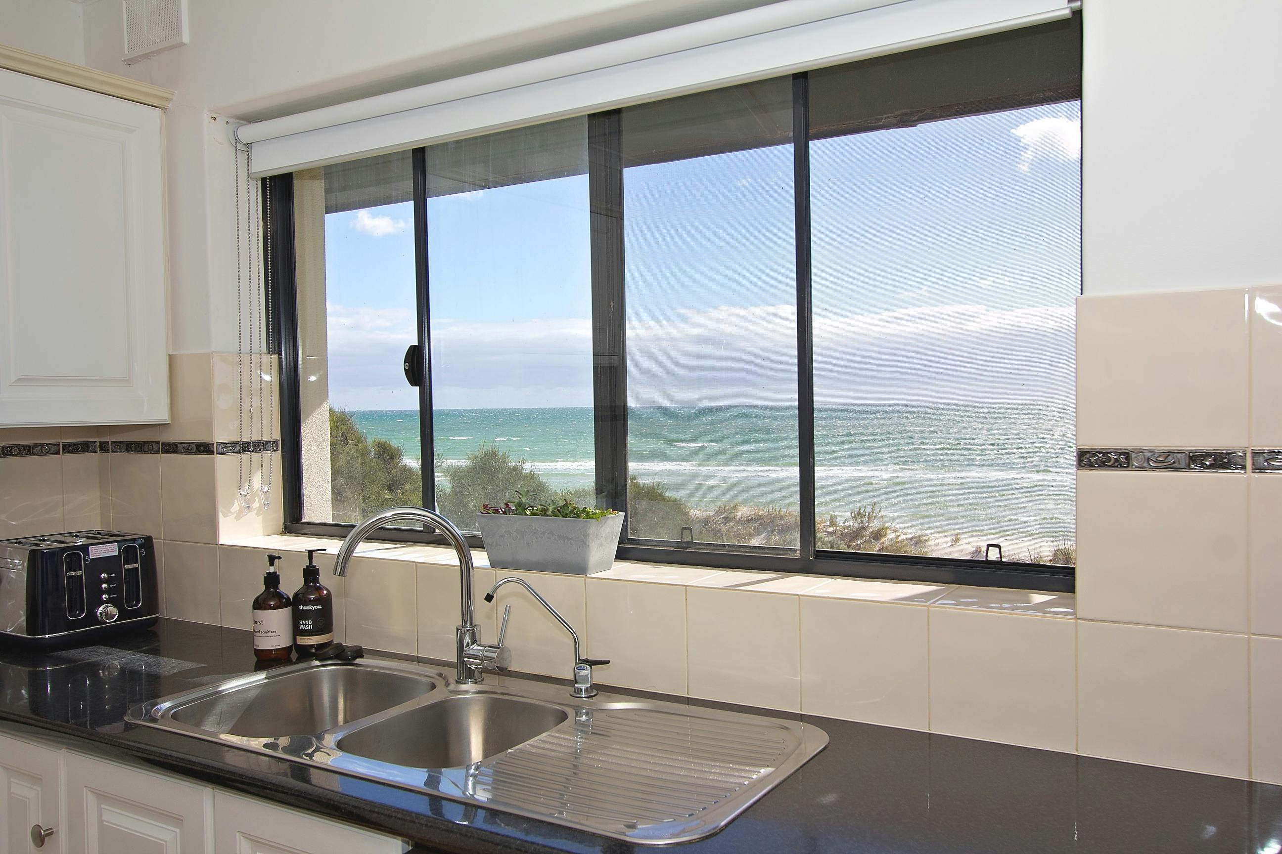 Oceanviews from the kitchen window