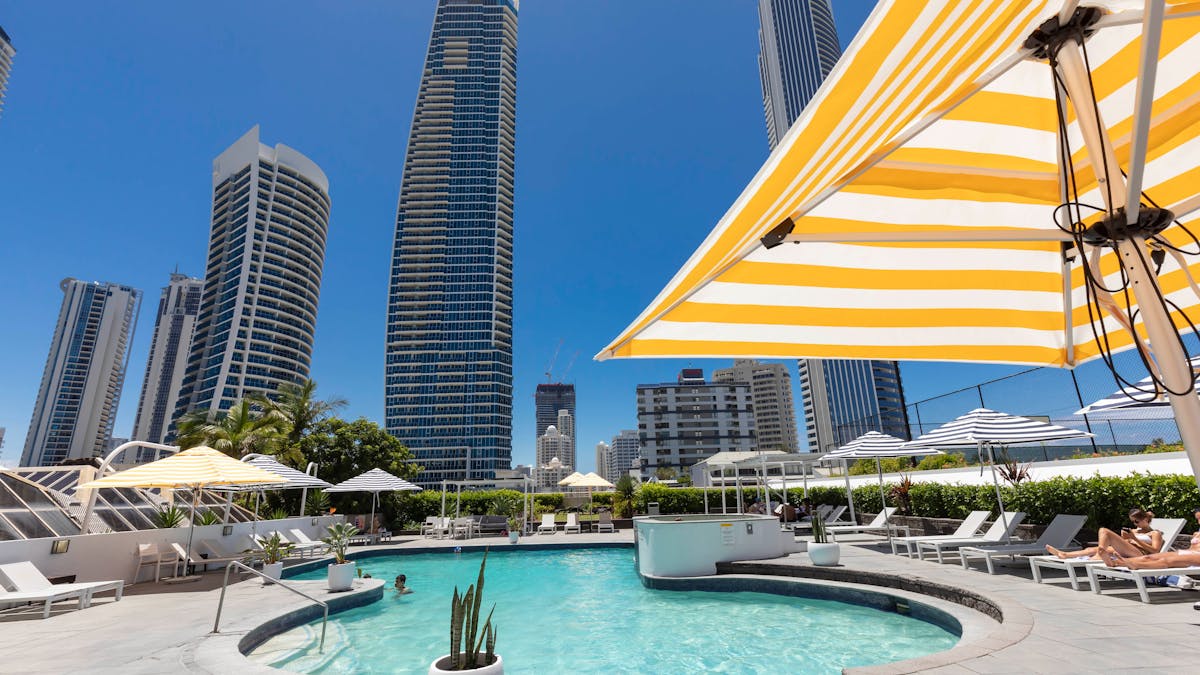 Novtoel Surfers Paradise - Level 5 Poolside