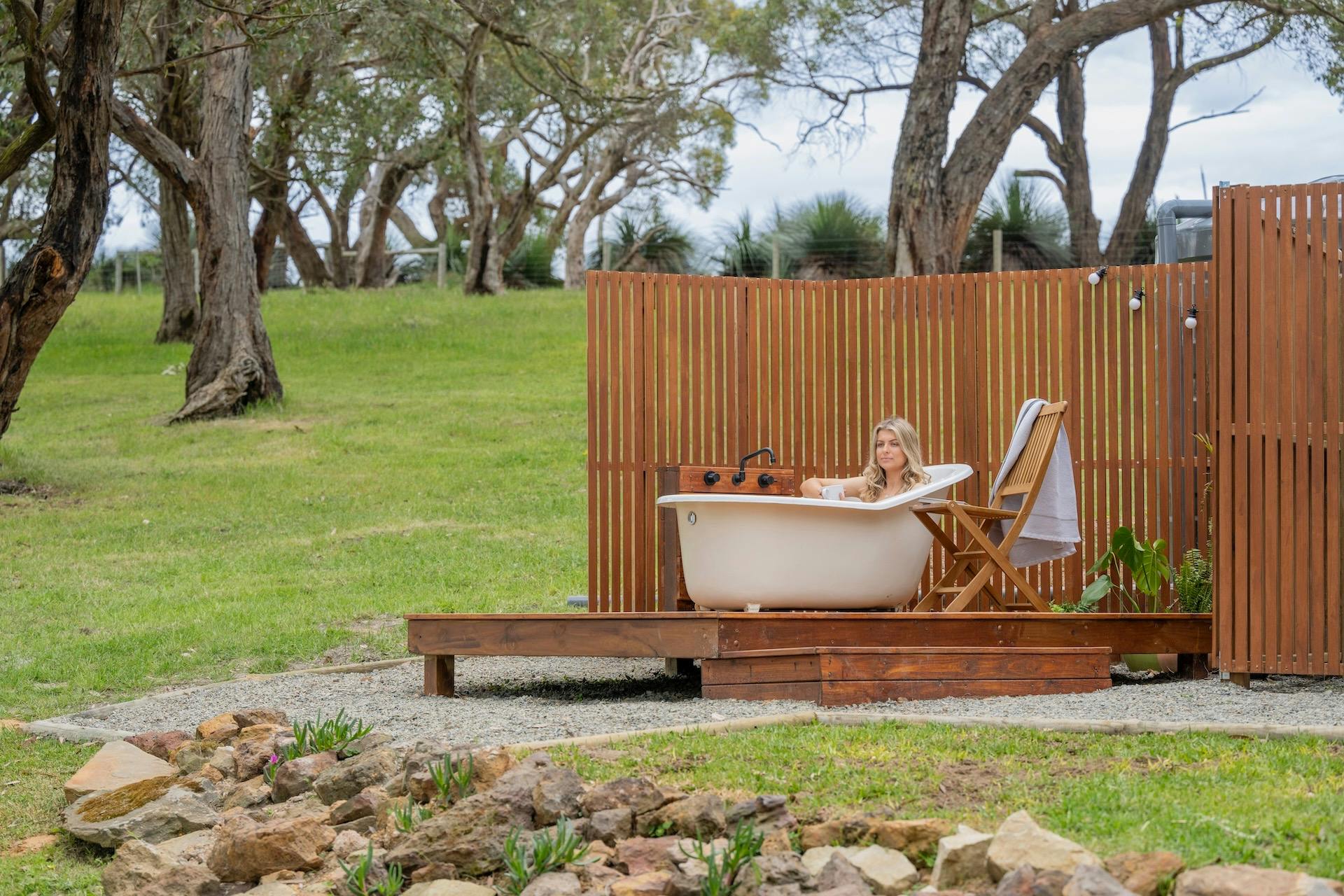Enjoy the outdoor bath under the gums and starry sky