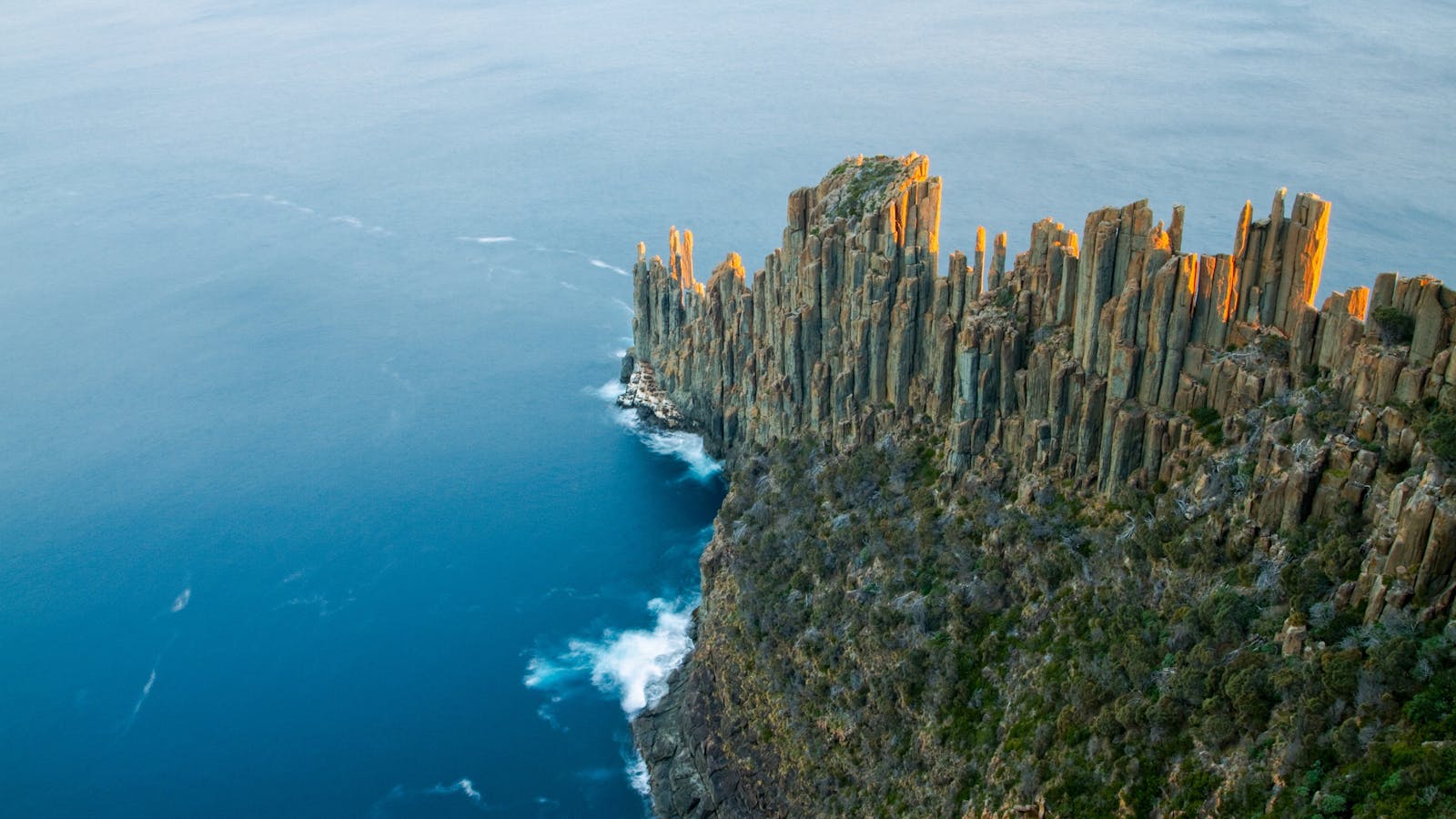 Adventure Trails Tasmania can show you Cape Raoul and Shipsterns Bluff on the Tasman Peninsula