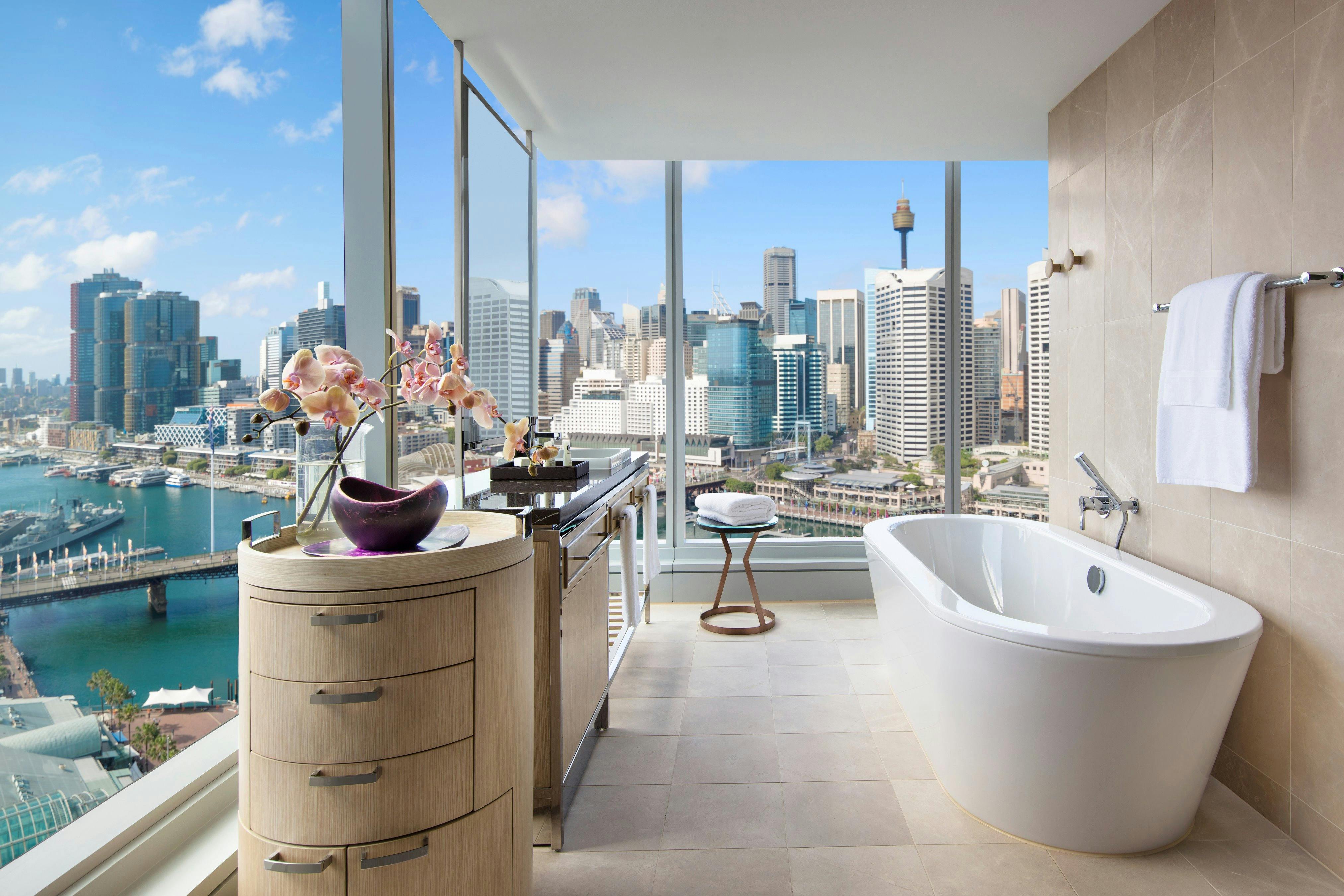 Luxury Room Darling Harbour View - Bathroom