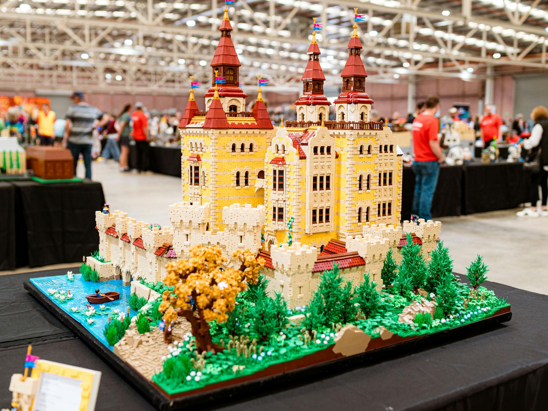 Giant builds at Bendigo Bricks