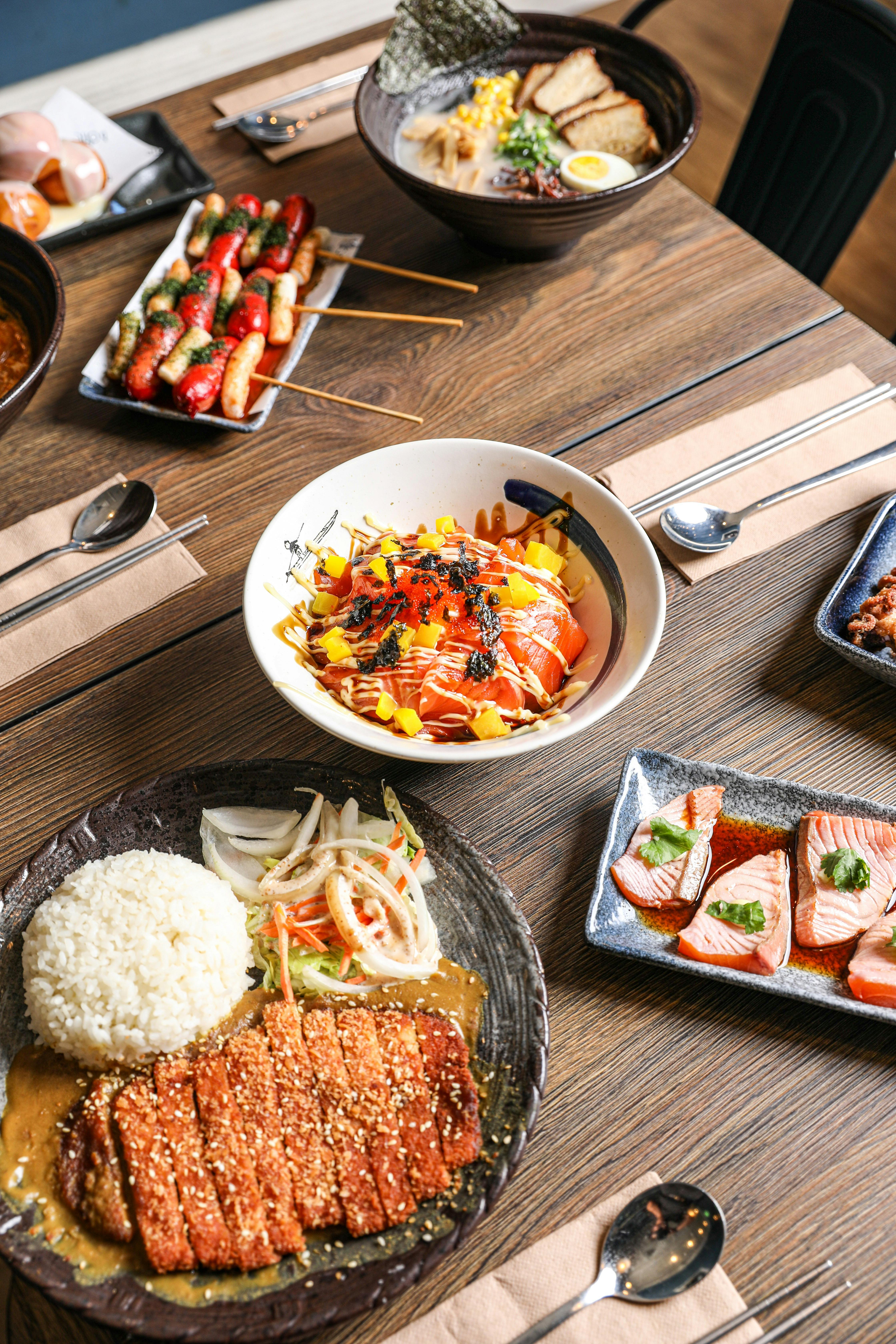 Curry chicken & Salmon poke