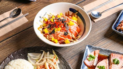 Curry chicken & Salmon poke