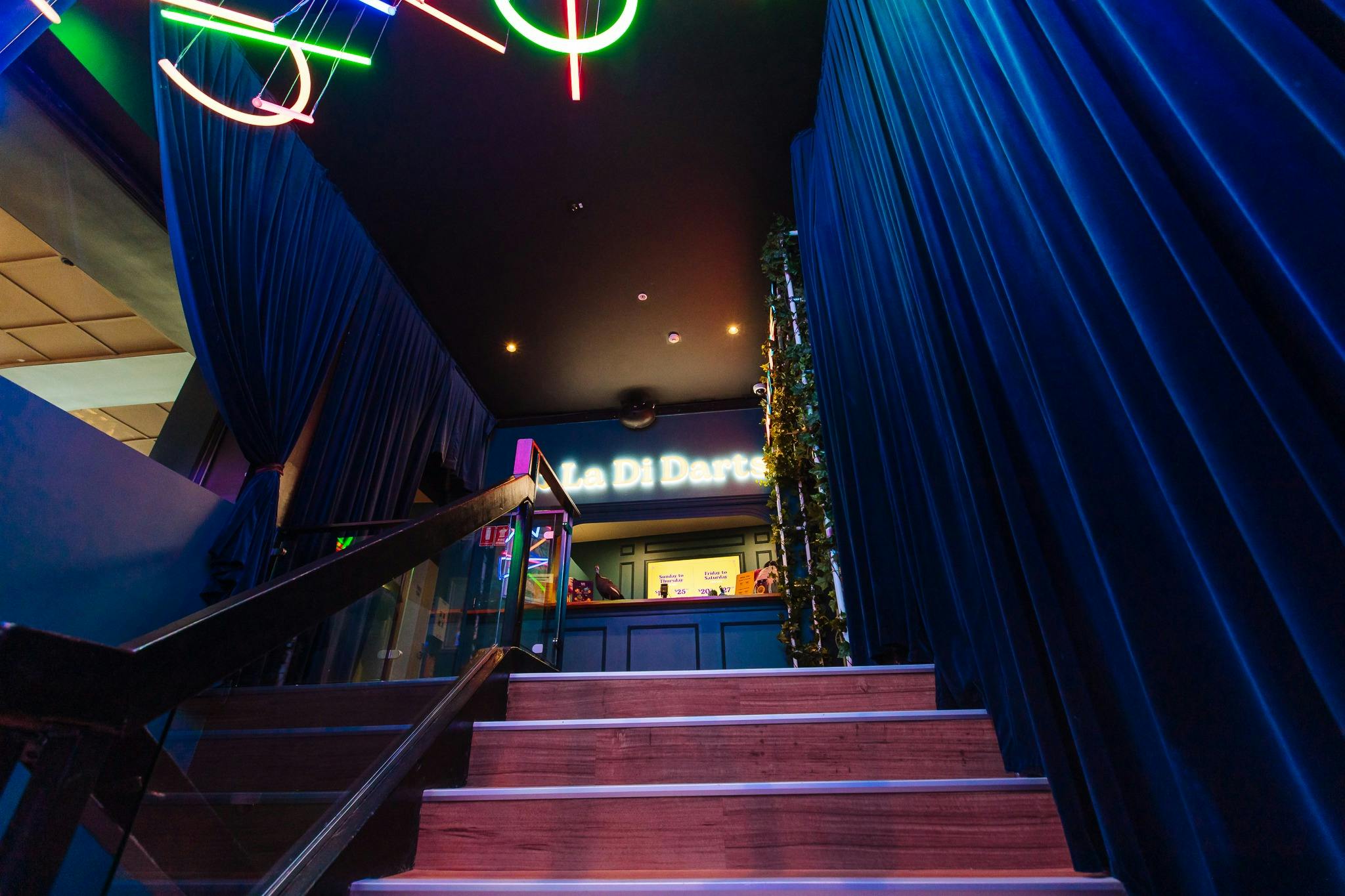 La Di Darts로 이어지는 계단