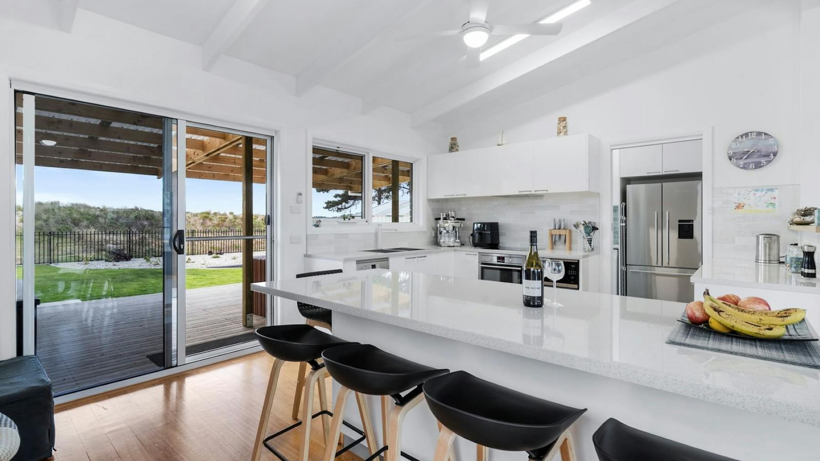 Well appointed kitchen with all new appliances