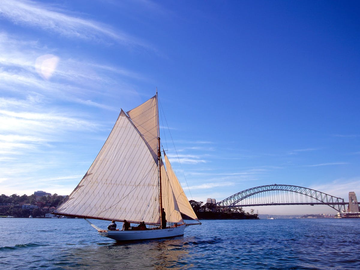 Description 39-foot gaff cutter AKARANA sailing in Sydney Harbour