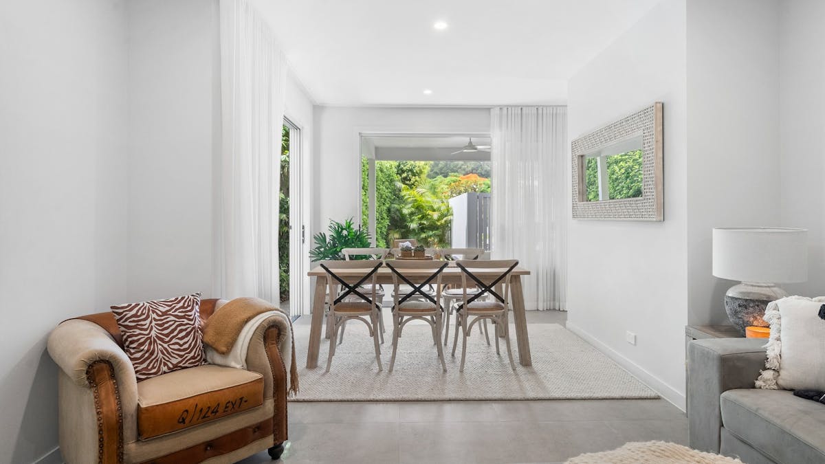 3 Bedroom home in Burleigh - Dining area