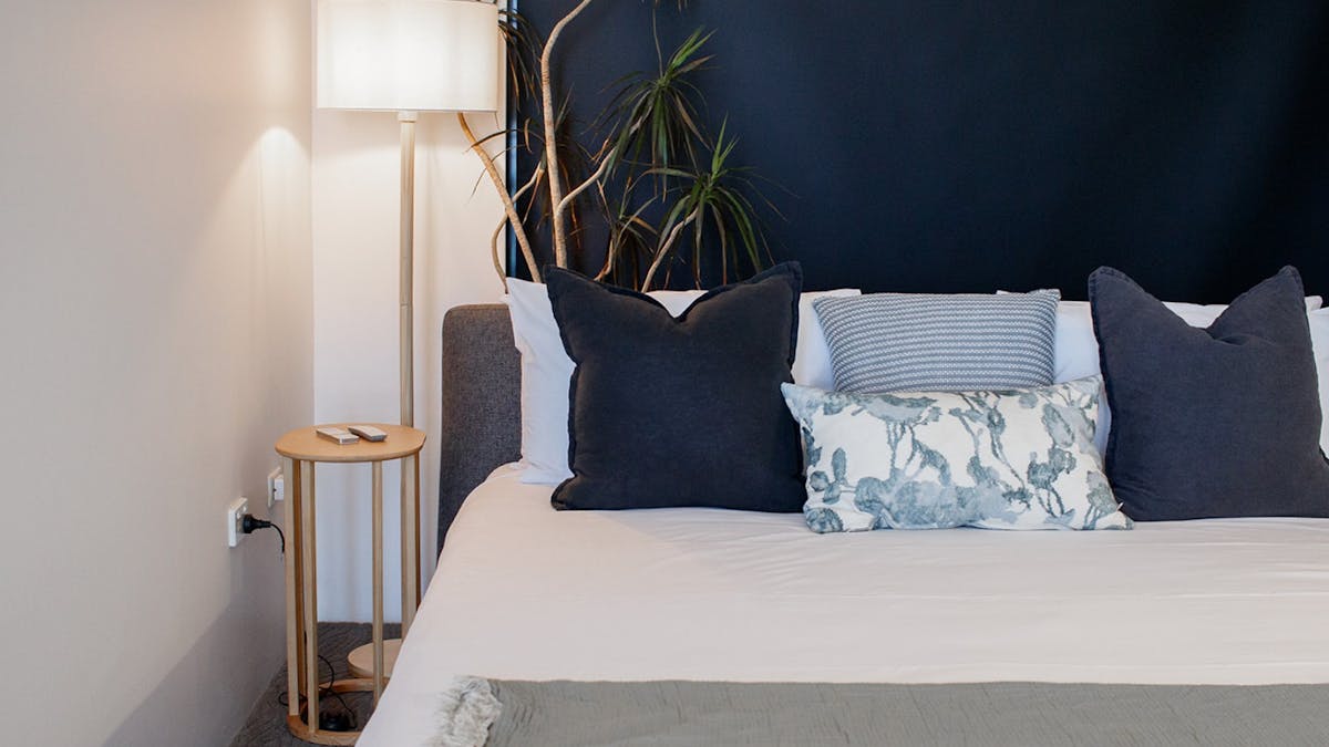 2 bedroom unit in Mermaid Beach - Master Bedroom