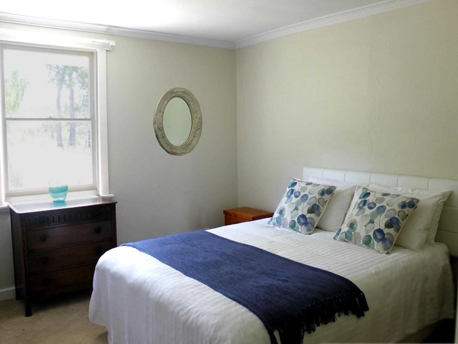 Queen bedroom 2 at Huon Country Cottage