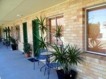 13 x Twin/double rooms available - located in the centre of Miles. 13 x Twin/double rooms available - located in the centre of Miles.
