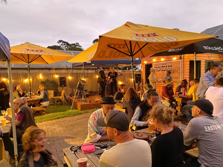 Dromedary Hotel music, dancing, drinking and laughter Feb 2020
