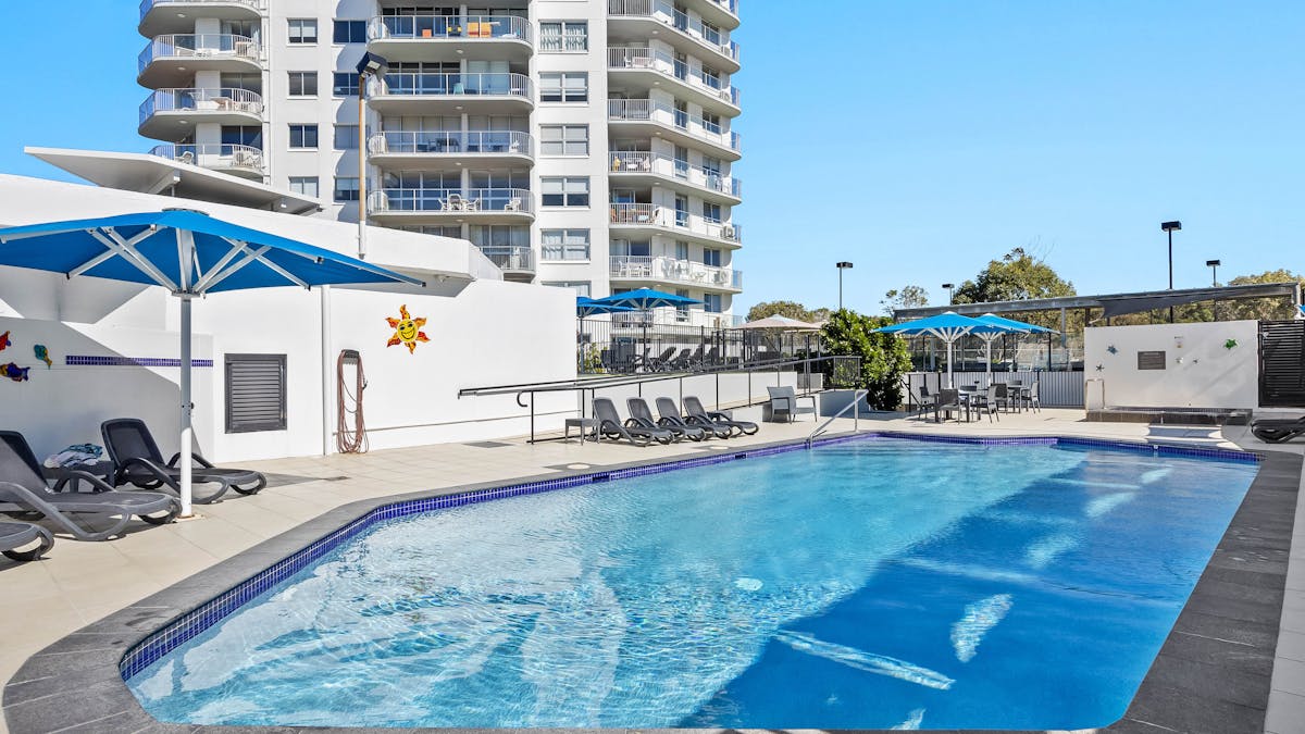 mandolin-resort-main-pool