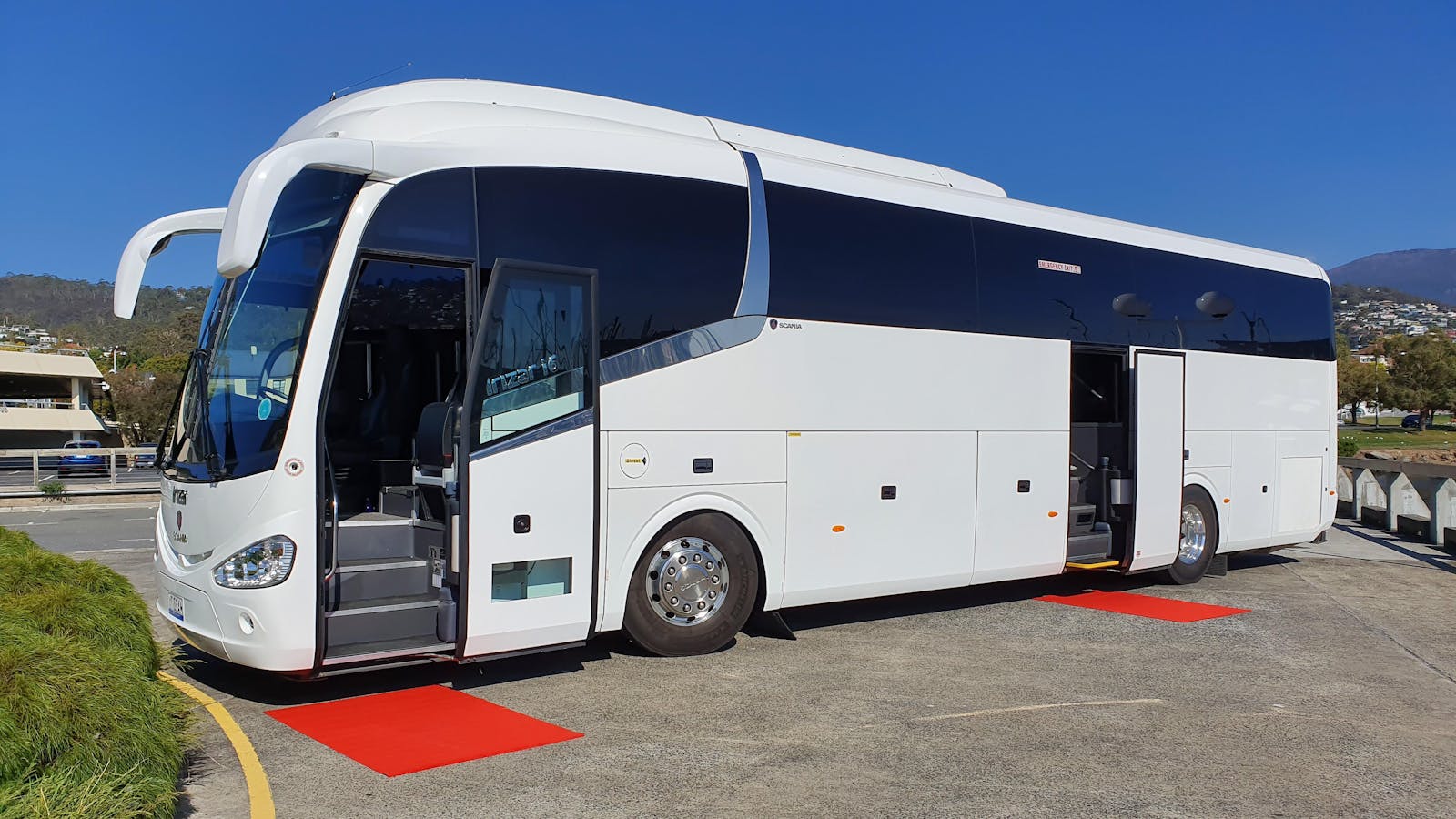 Luxury 48 seat coach