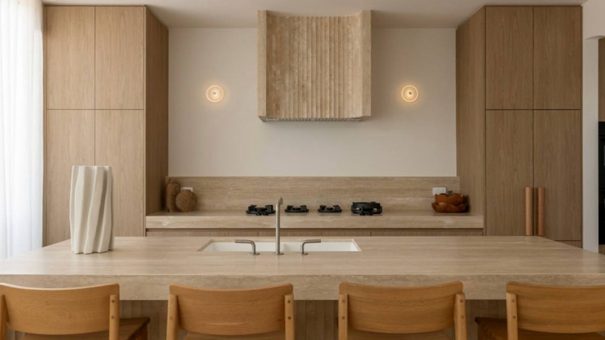 Four bedroom home in Burleigh - Kitchen