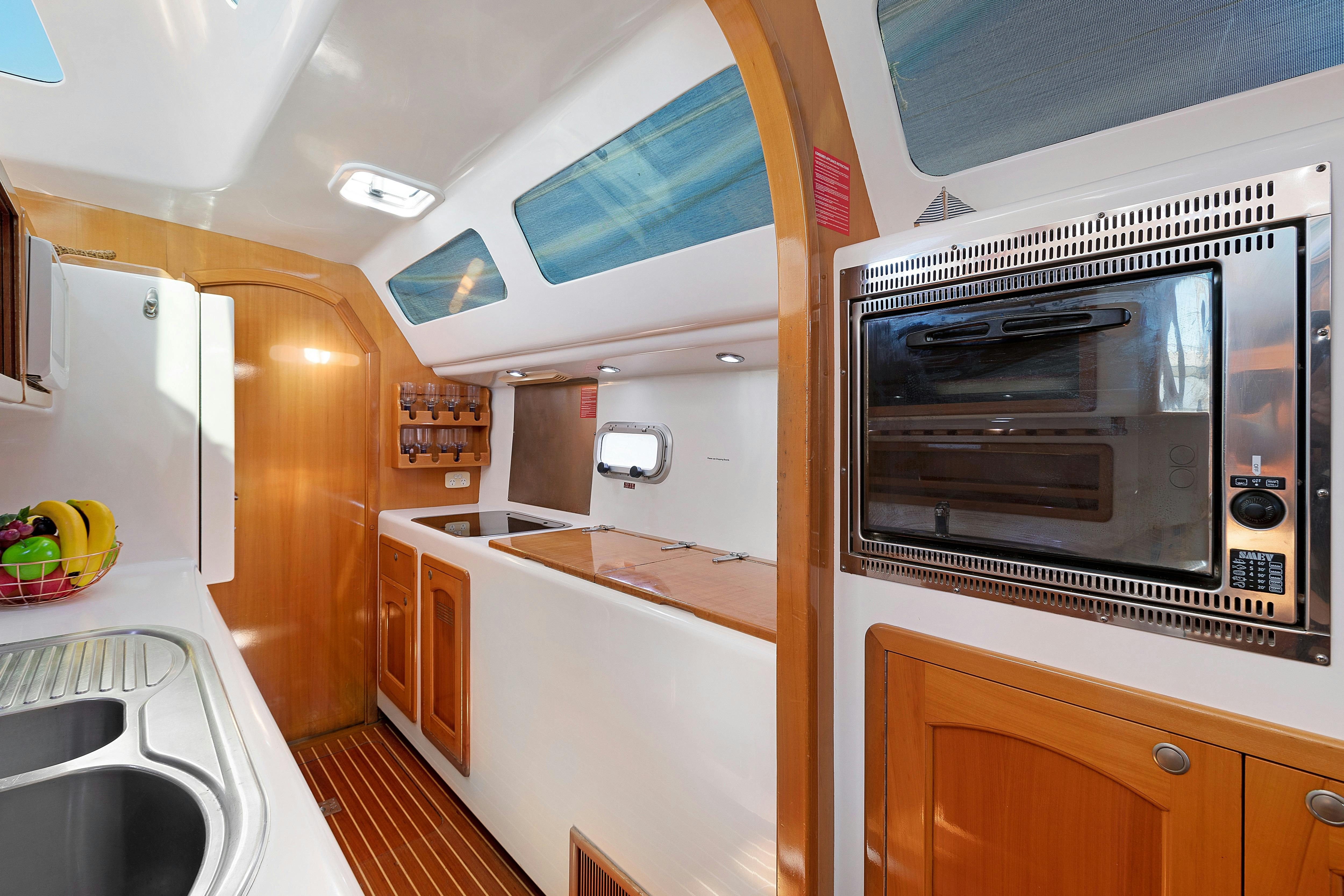 "Mango Tango", Galley