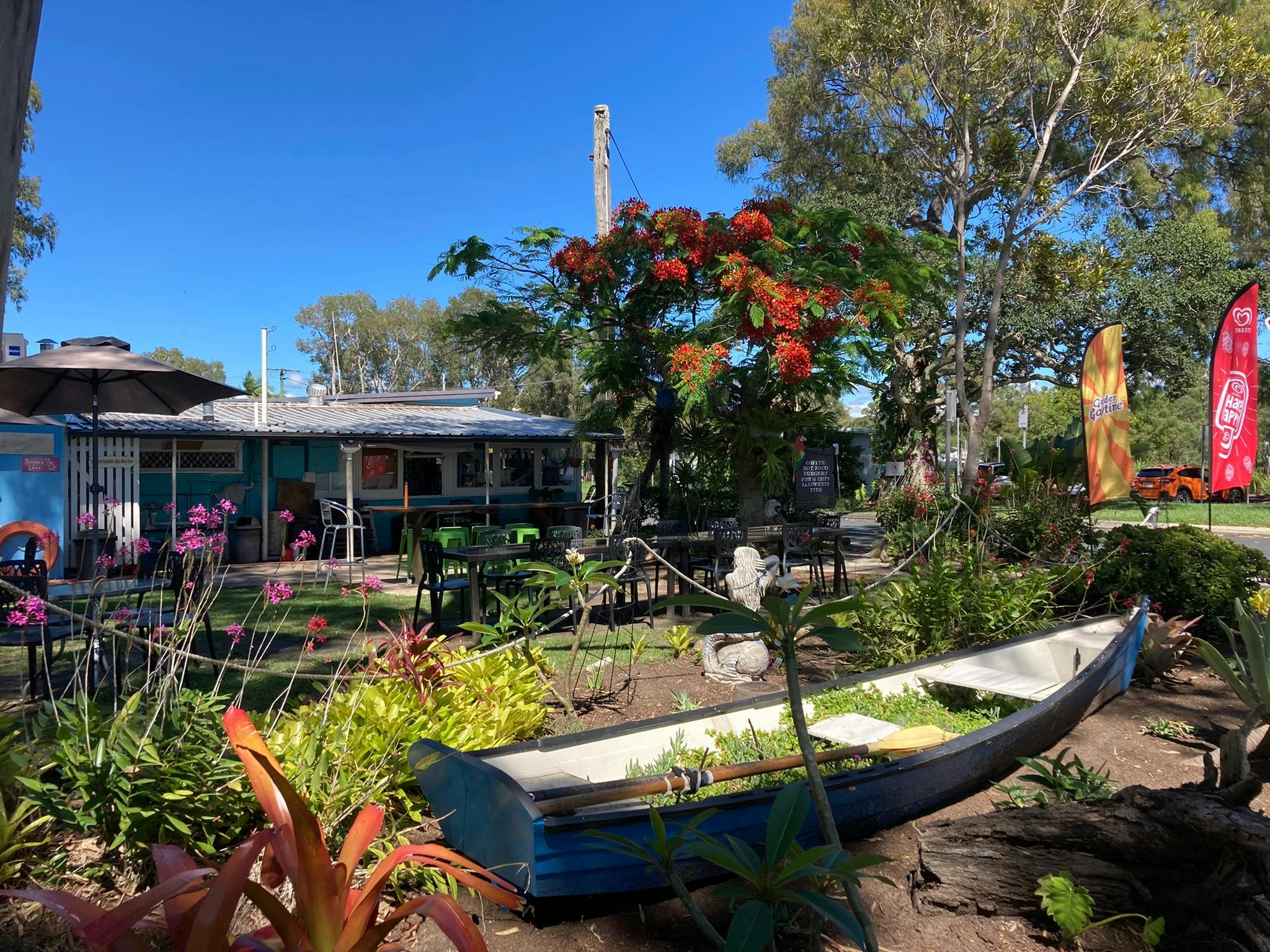Bribie Beach Shack garden