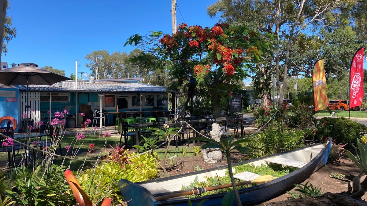 Bribie Beach Shack garden