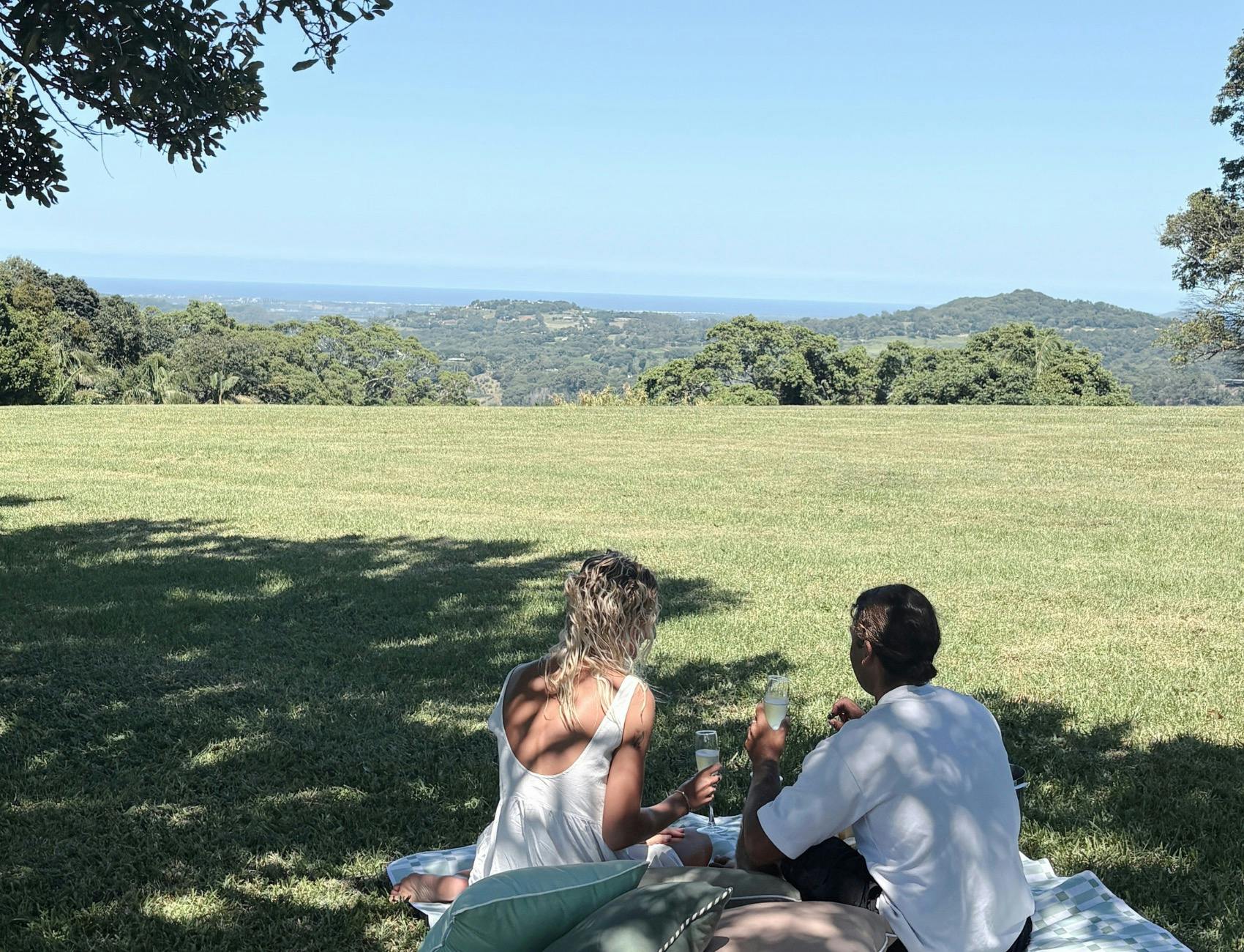 Guests enjoying Elysian Hills having a picnic