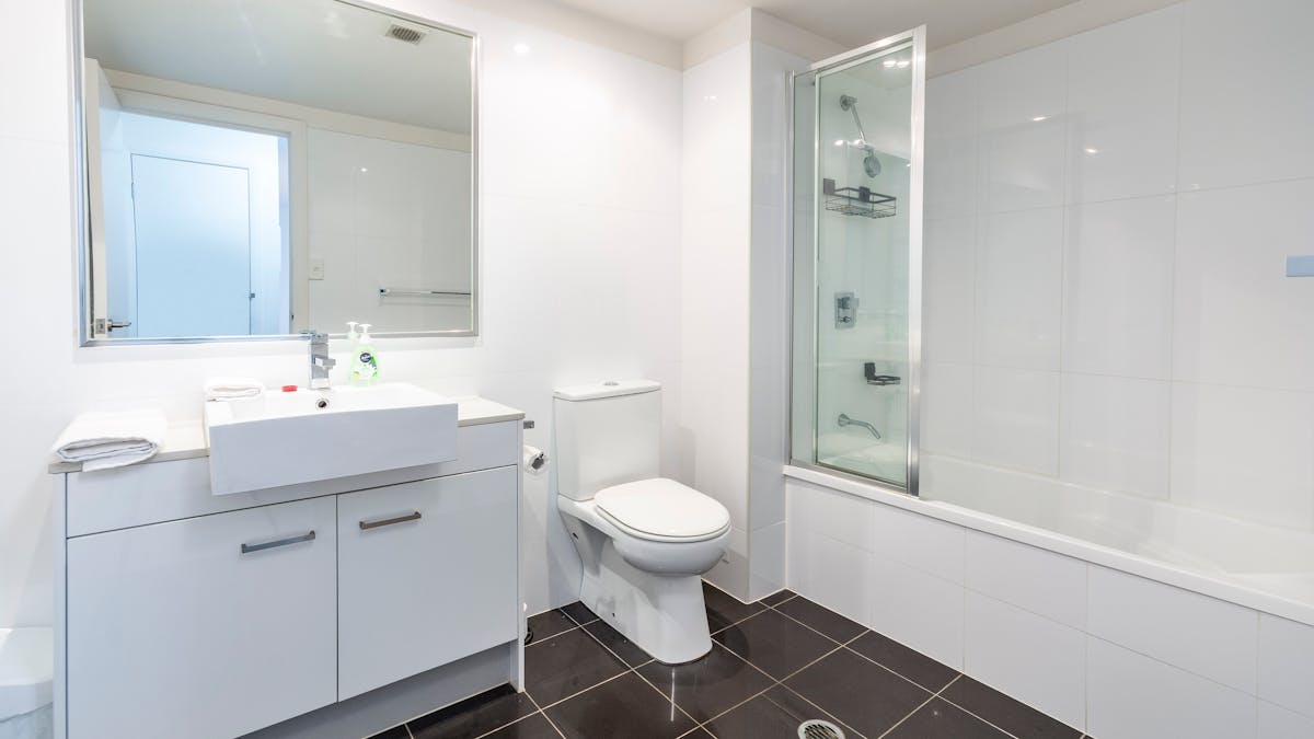 Main bathroom