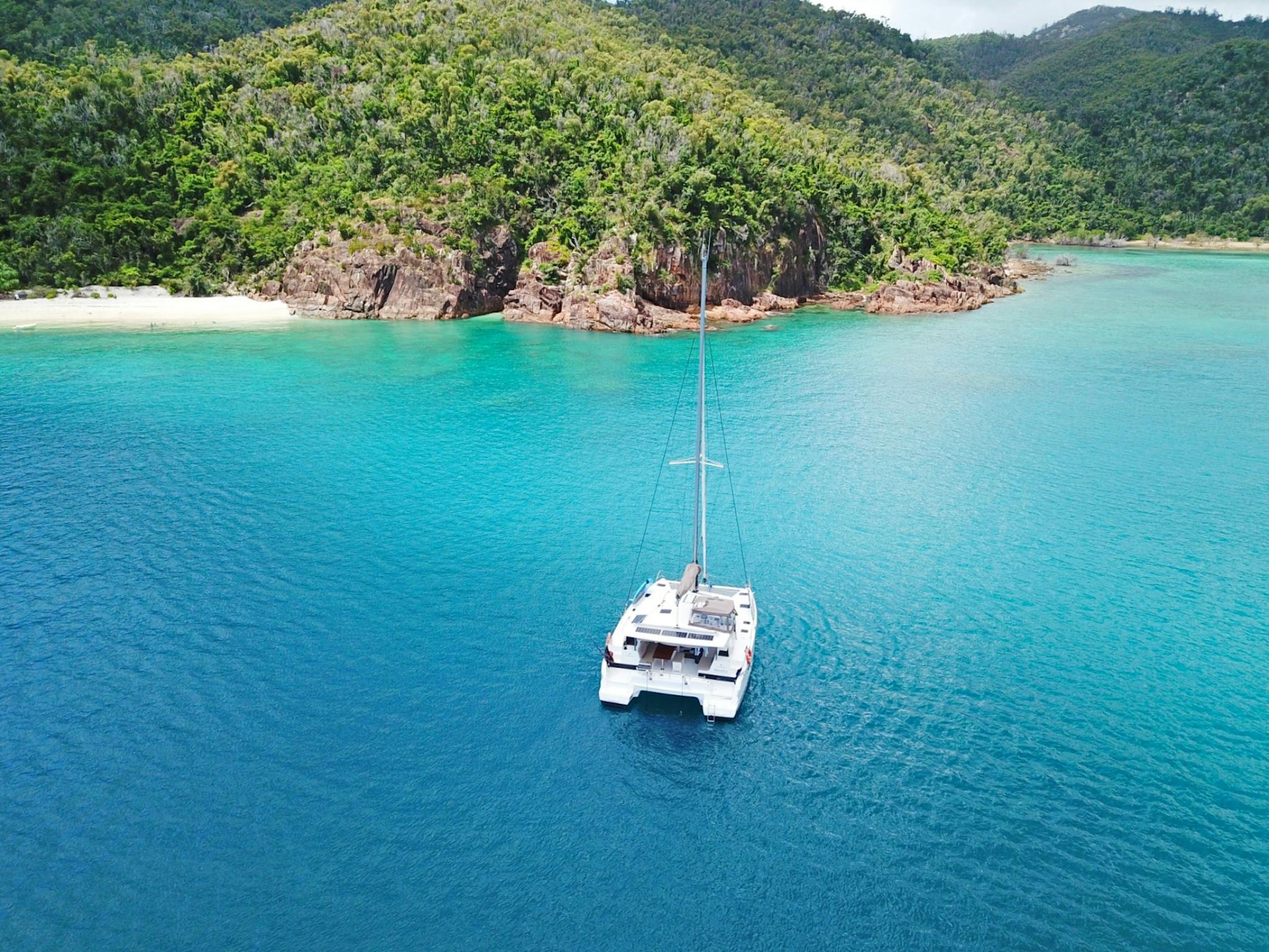 Charter Yachts Australia Sailing Catamaran in the Whitsundays Charter Yachts Australia Sailing Catamaran in the Whitsundays