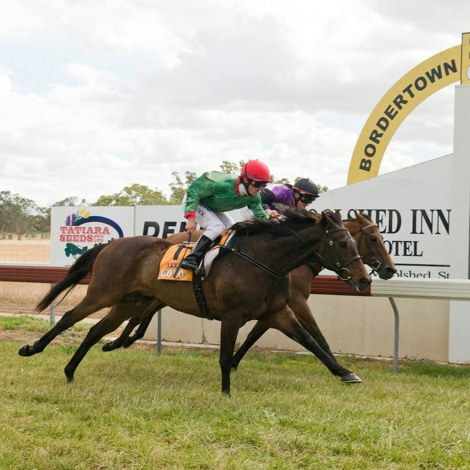 Woolshed Inn Bordertown Cup