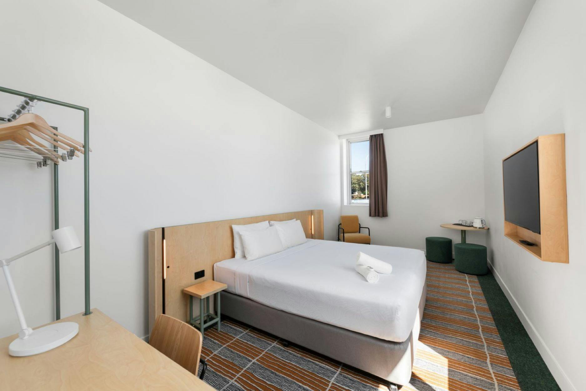 King Plus 1 Ensuite