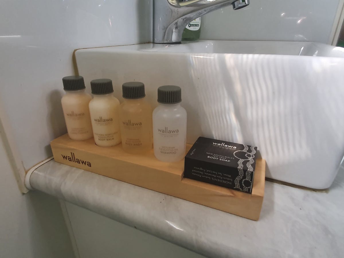 Honeyeater Haven at Crediton via Eungella Qld included toiletries