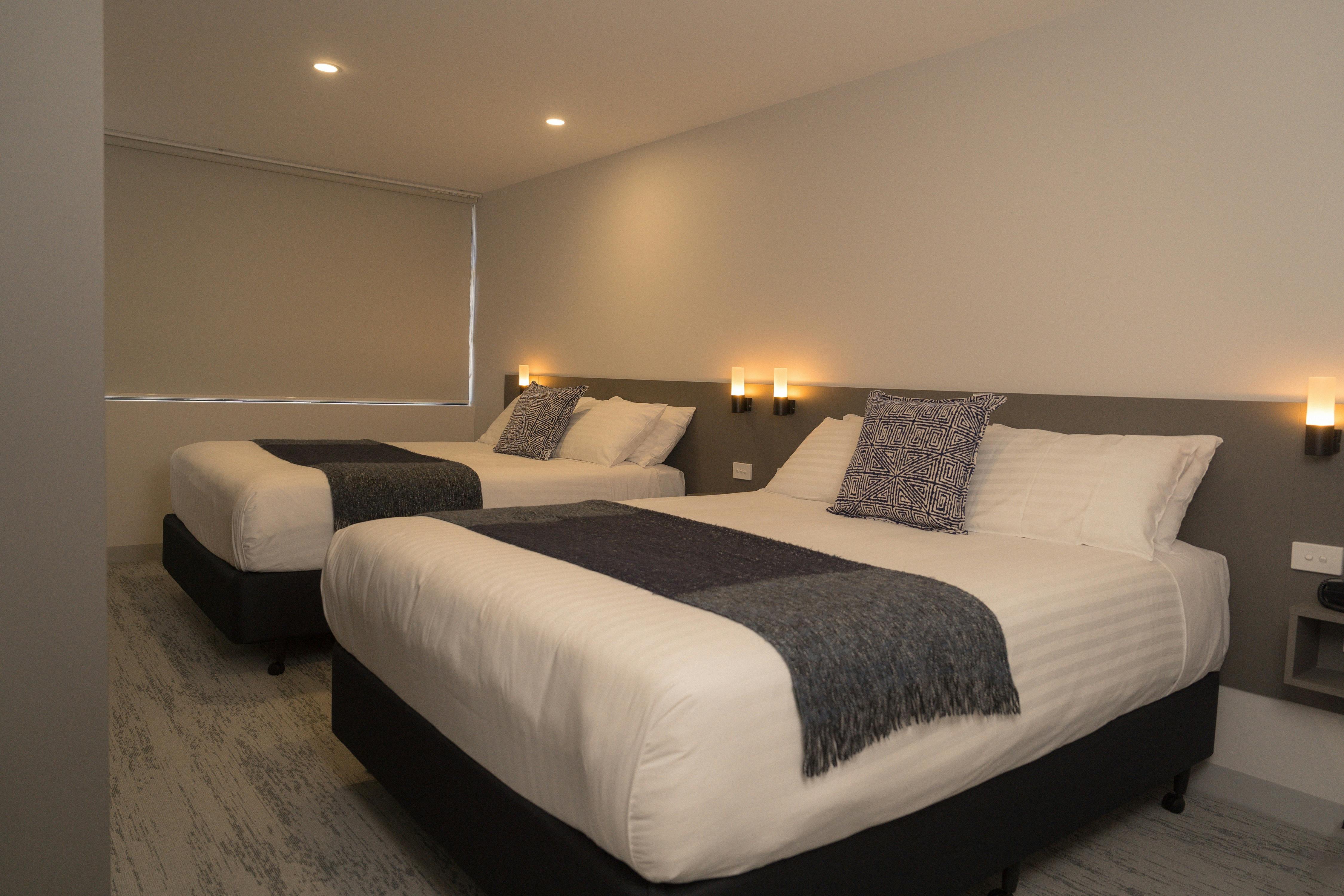 Deluxe Premium Twin image