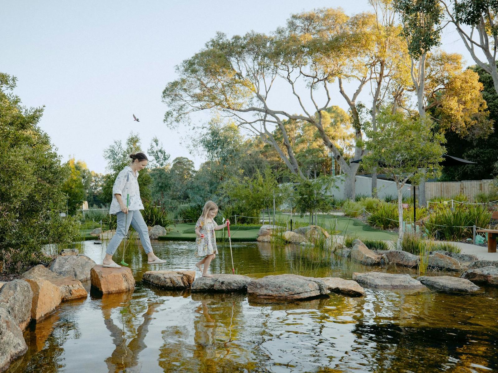 Mini Golf Mum & daughter