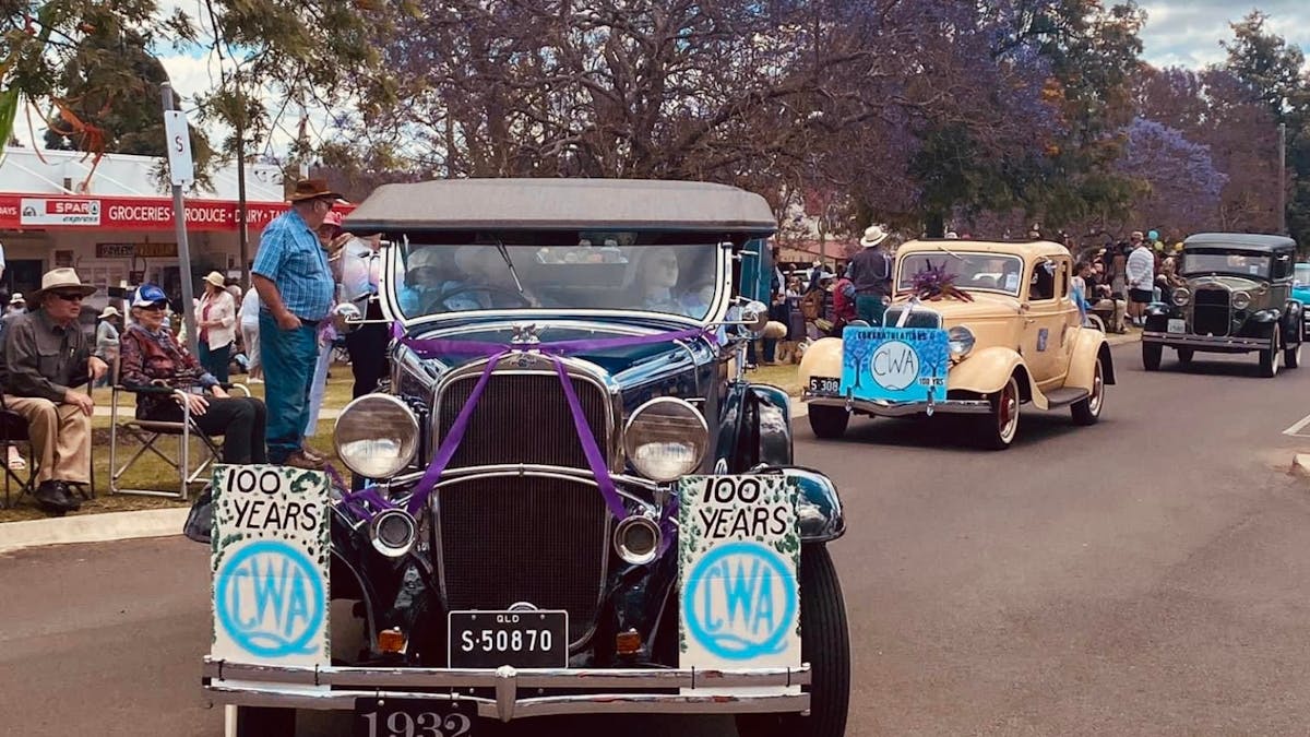 Image of vehicles in Jacaranda Day Parade
