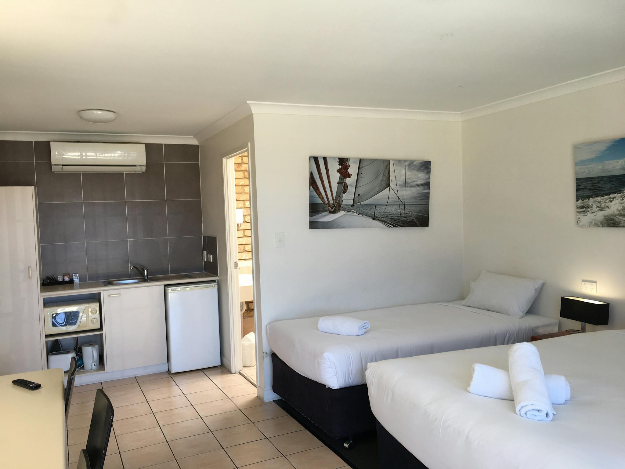 Twin Room Queen & King Single Twin Room Queen & King Single