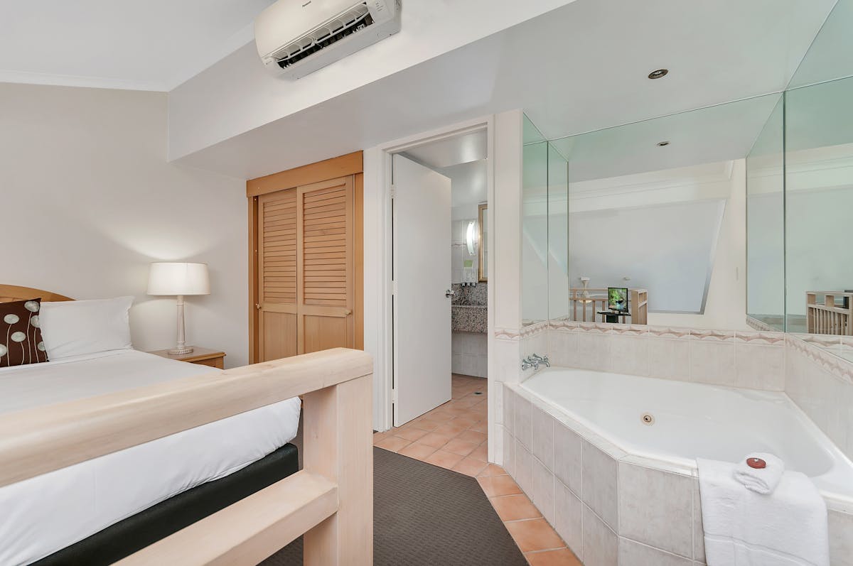 Ibis Styles Cairns Spa Suite