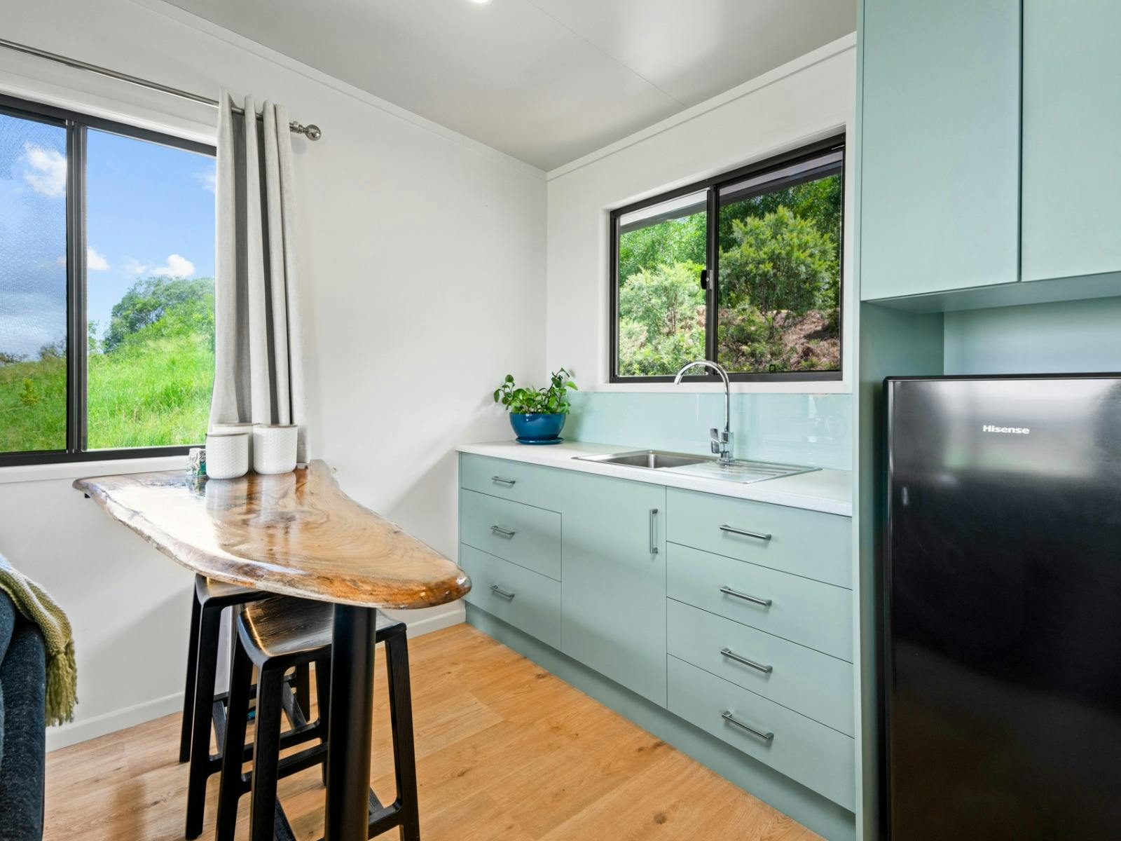 Off-Grid Cabin at Organic Avocado Eco Farm Stay Sunshine Coast