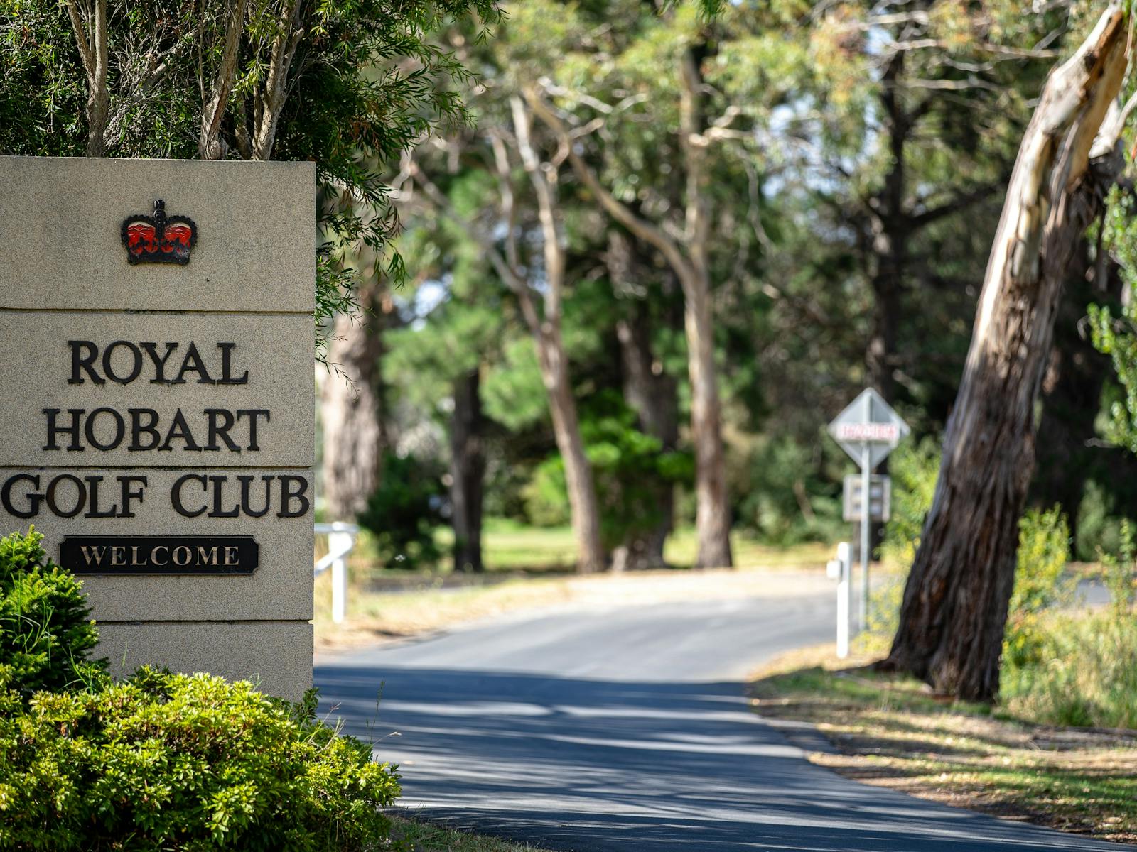 Entrance way, with sign reading 'Royal Hobart Golf Club' and 'Welcome'