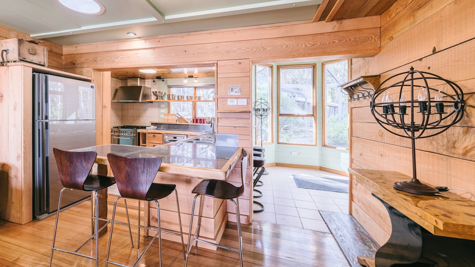 St. Clairs, breakfast bar