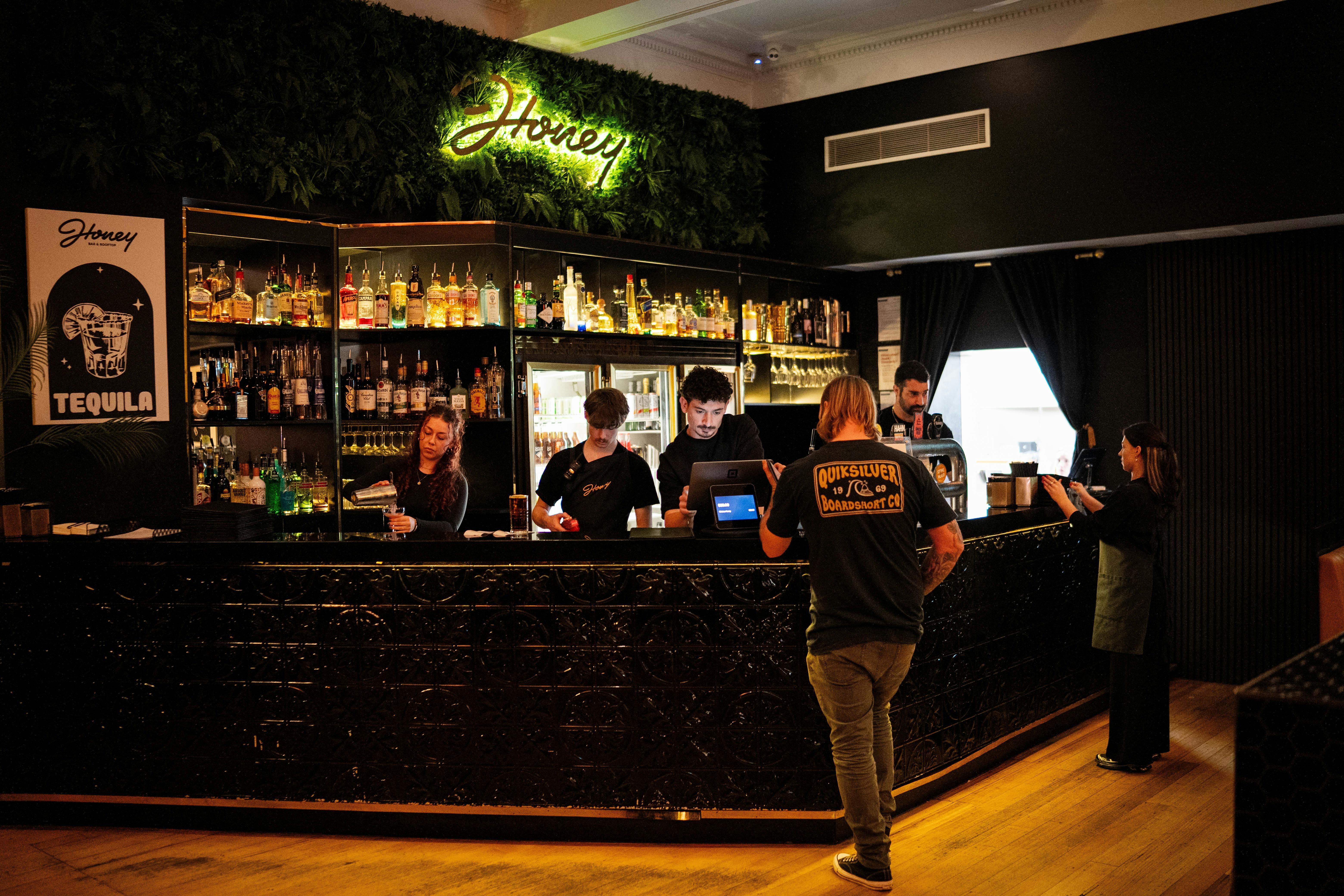 Honey Bar Restaurant & Rooftop