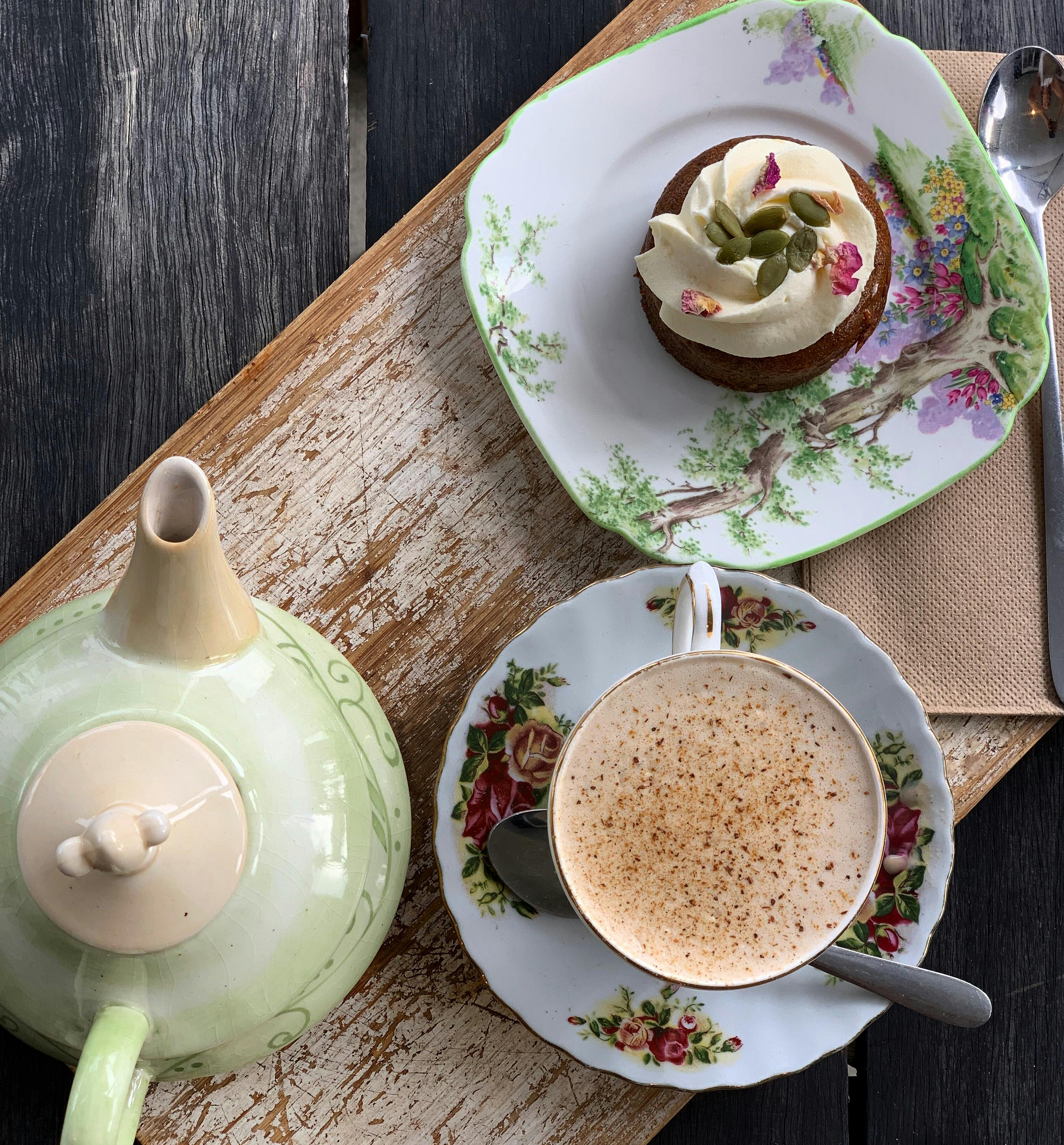 Chai tea raw vegan cake