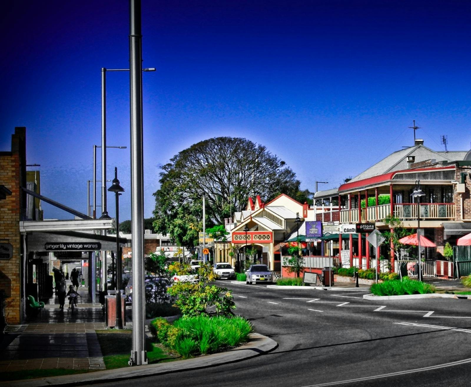 Alstonville - historic buildings, classic Australian architecture, galleries, cafes and teahouses.