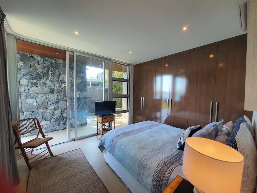 Queen Bed